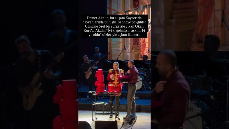 Demet Akalın ve Okan Kurt'un 14. Yıl Sürprizi: Sahnede Aşk Tazelediler!