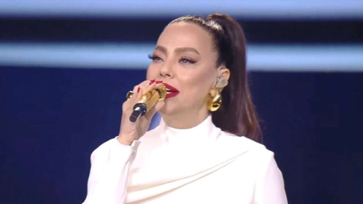 Ebru Gündeş Riyad Konseri Kazancı: 1 Saatte 20 Milyon TL Rekor!