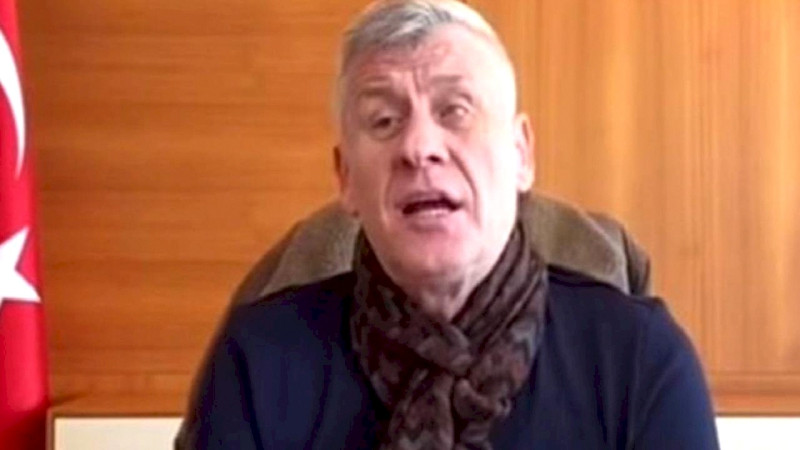 Metin Şentürk'ten Laiklik Bildirisi Çıkışı: Görmeyen Gözün Feraseti!