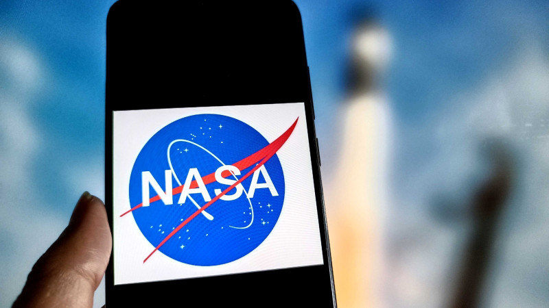 NASA ve Telefonlar: 2026’da Ay’da İlk Selfie ve 4G Devrimi!